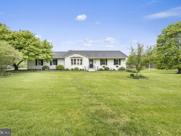 16045 Hamilton Station Rd, Waterford, VA 20197