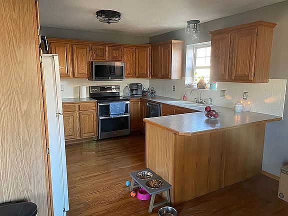 2nd image of 713 E Lakewood Ct