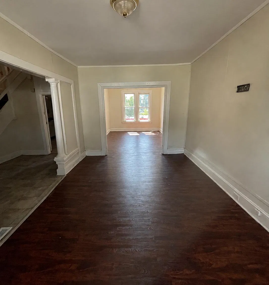 3 bed, 1.0 bath, 1424 sqft, $1,600 — Photo 2