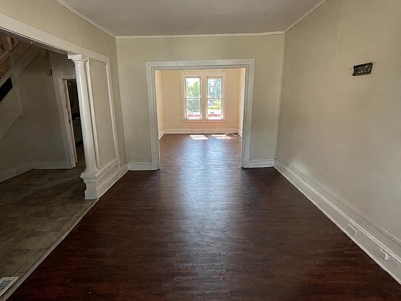 2nd image of 4806 Reisterstown Rd