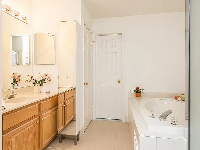 28 Sutton Ct — Photo 24