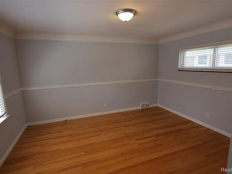 4121 Seminole Dr — Photo 61