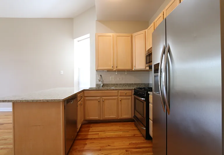 3144 S Prairie Ave #3S — Photo 4