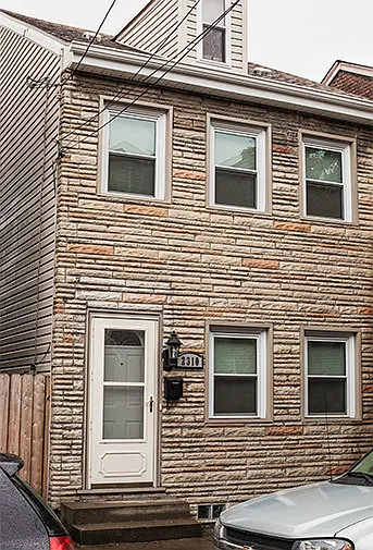 2310 Sarah St photo 1