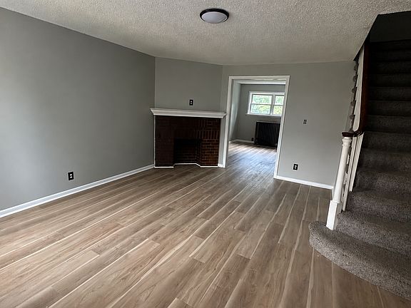 4th image of 139 Greenwood Rd