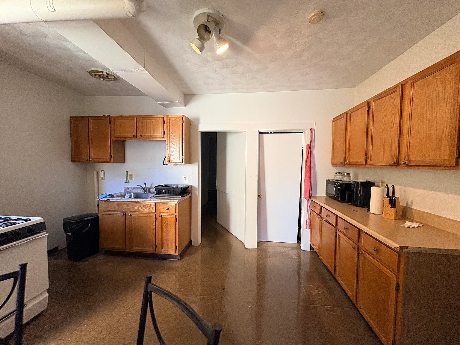3 bed, $2,300 — Photo 4