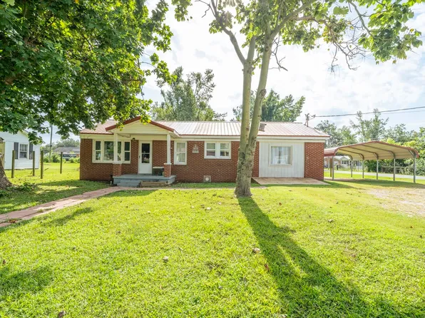 435 Belmont St, Savannah, TN 38372
