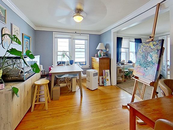 4th image of 736 Melville St #2