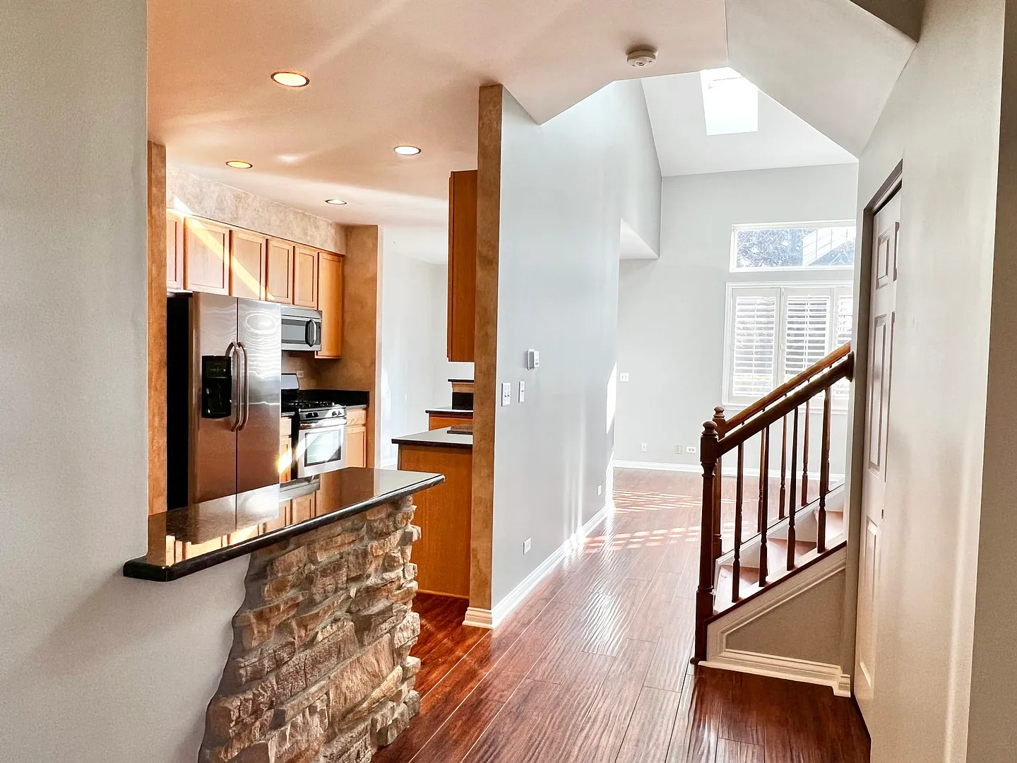 3 bed, 2.5 bath, 1578 sqft, $2,600 — Photo 3