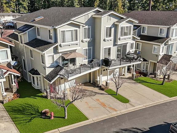 3rd image of 78 Lakeside Dr