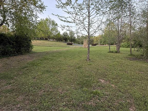 2nd image of 87 New Hope Rd