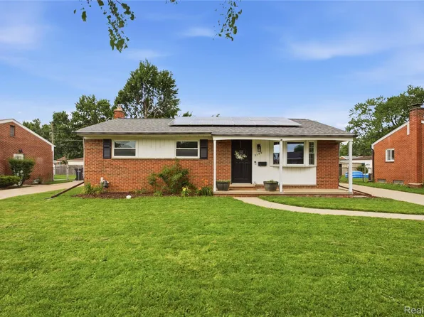 2147 Parliament Dr, Sterling Heights, MI 48310