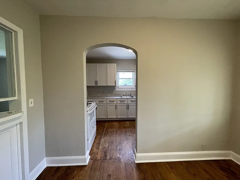 3873 S Amherst Hwy — Photo 7
