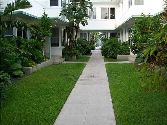 2nd image of 1980 Bay Dr APT 10
