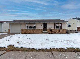 1826 W 59th St, Davenport, IA 52806