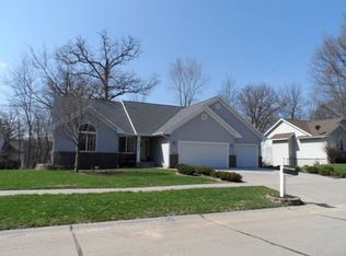 2547 L Ave NW, Cedar Rapids, IA 52405