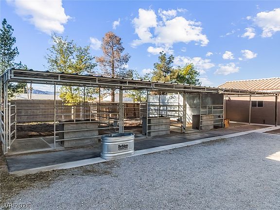 4th image of 6109 Starlight Dr