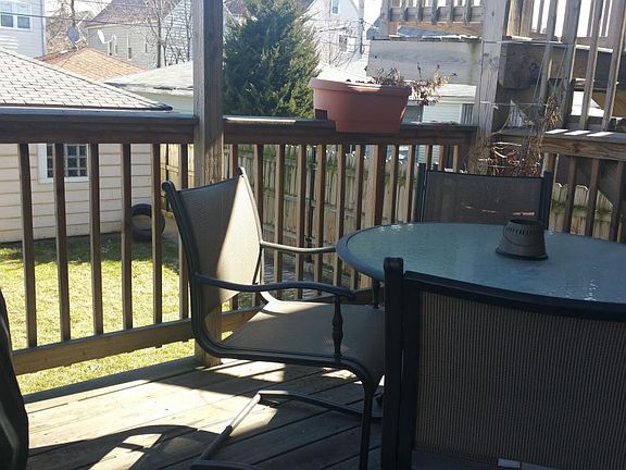 5th image of 2833 N Hamlin Ave #1
