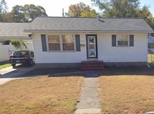 356 Marquis Ave, Wood River, IL 62095