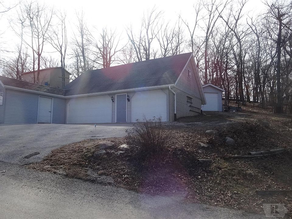 2nd image of 3042 E Lakeshore Dr