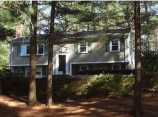 10 College Pond Rd, Plymouth, MA 02360