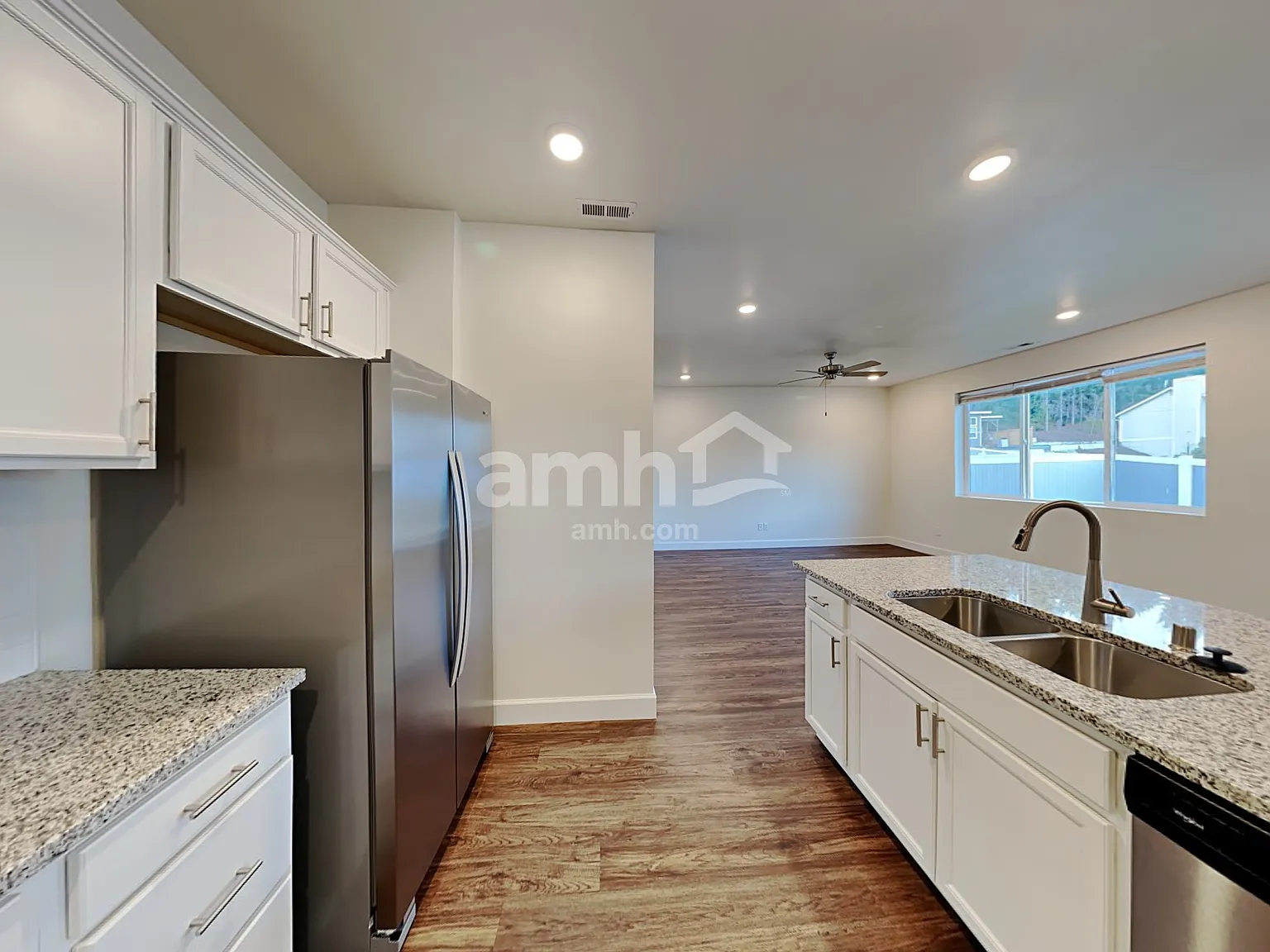 4 bed, 2.5 bath, 1908 sqft, $3,250 — Photo 4