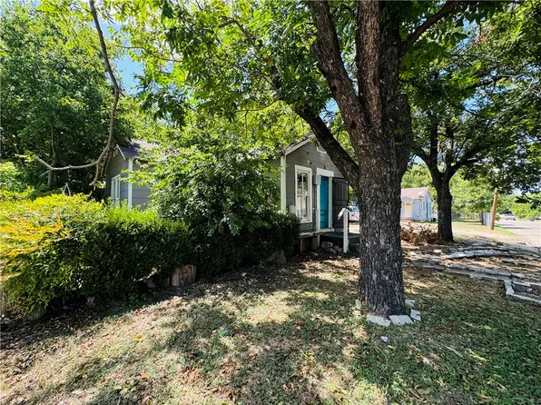 2112 N 21st St, Waco, TX 76708