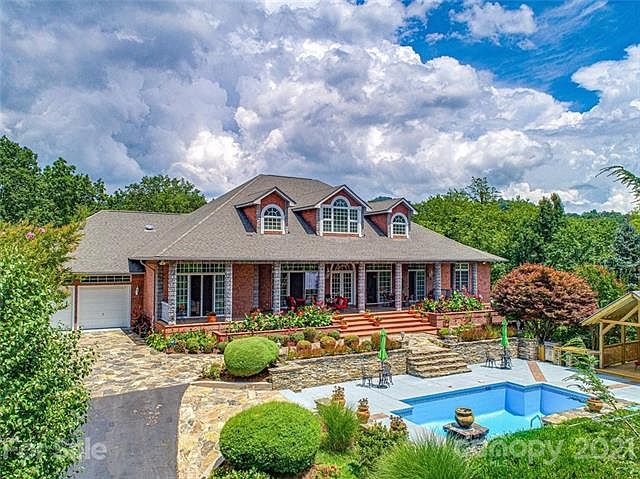 1st image of 382 Clearview Dr