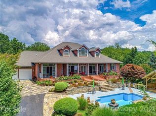 382 Clearview Dr, Waynesville, NC 28785