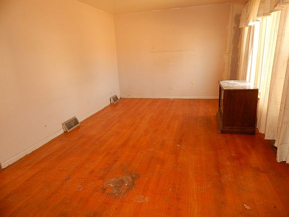 3rd image of 3119 Derrough Ave