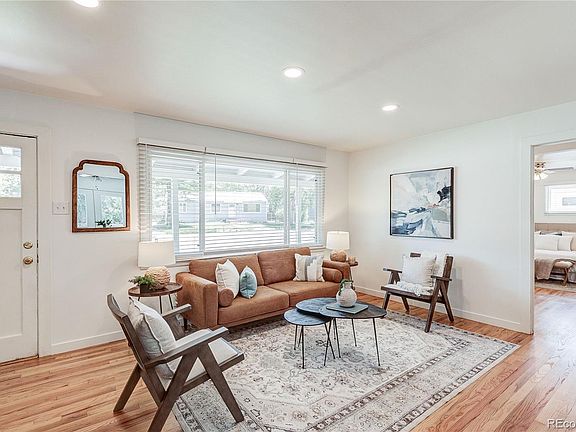 4th image of 2861 S Holly Place