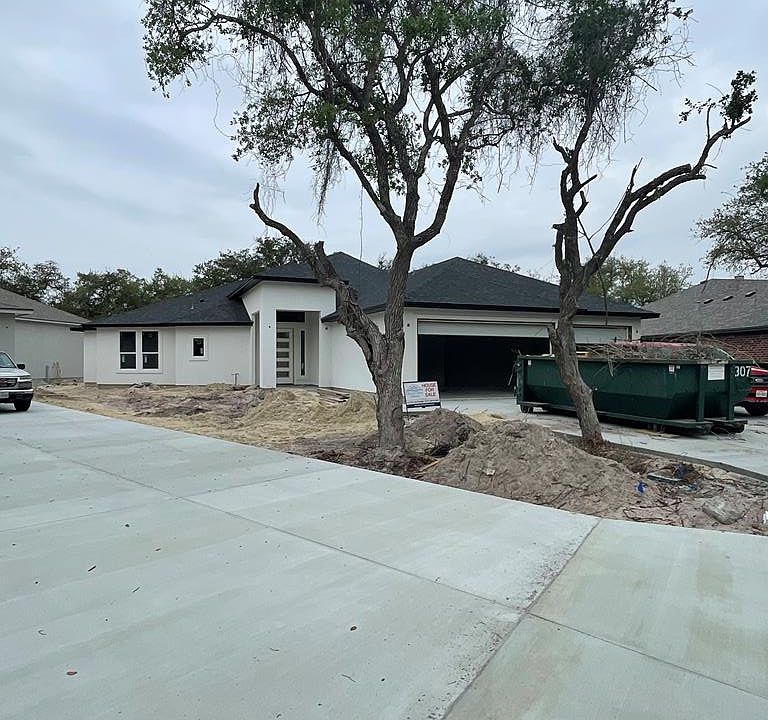 1st image of 207 Doral Ln