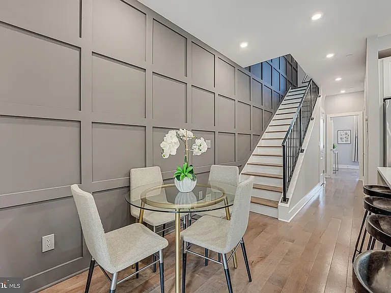 1609 Holbrook St NE #4 — Photo 5