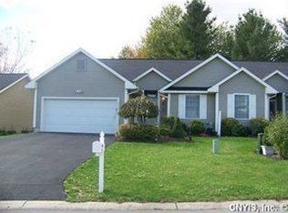 8223 Vicksburg Pl, Baldwinsville, NY 13027