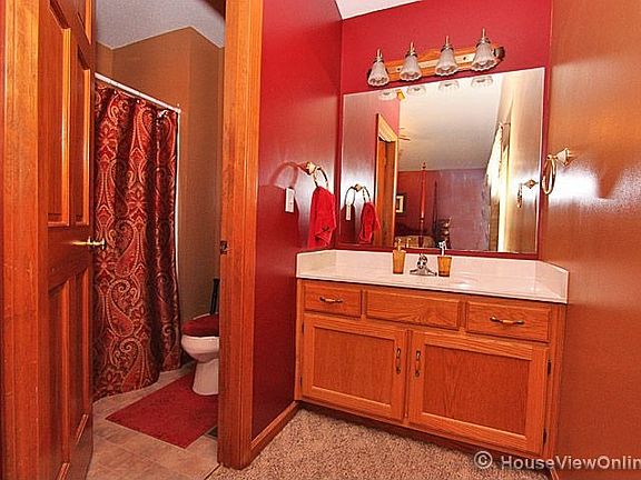 2nd image of 535 Mansfield Pl