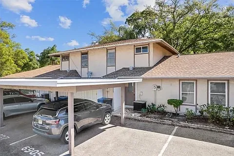 6907 El Centro Ct