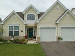 4 Mulberry Dr, Manahawkin, NJ 08050