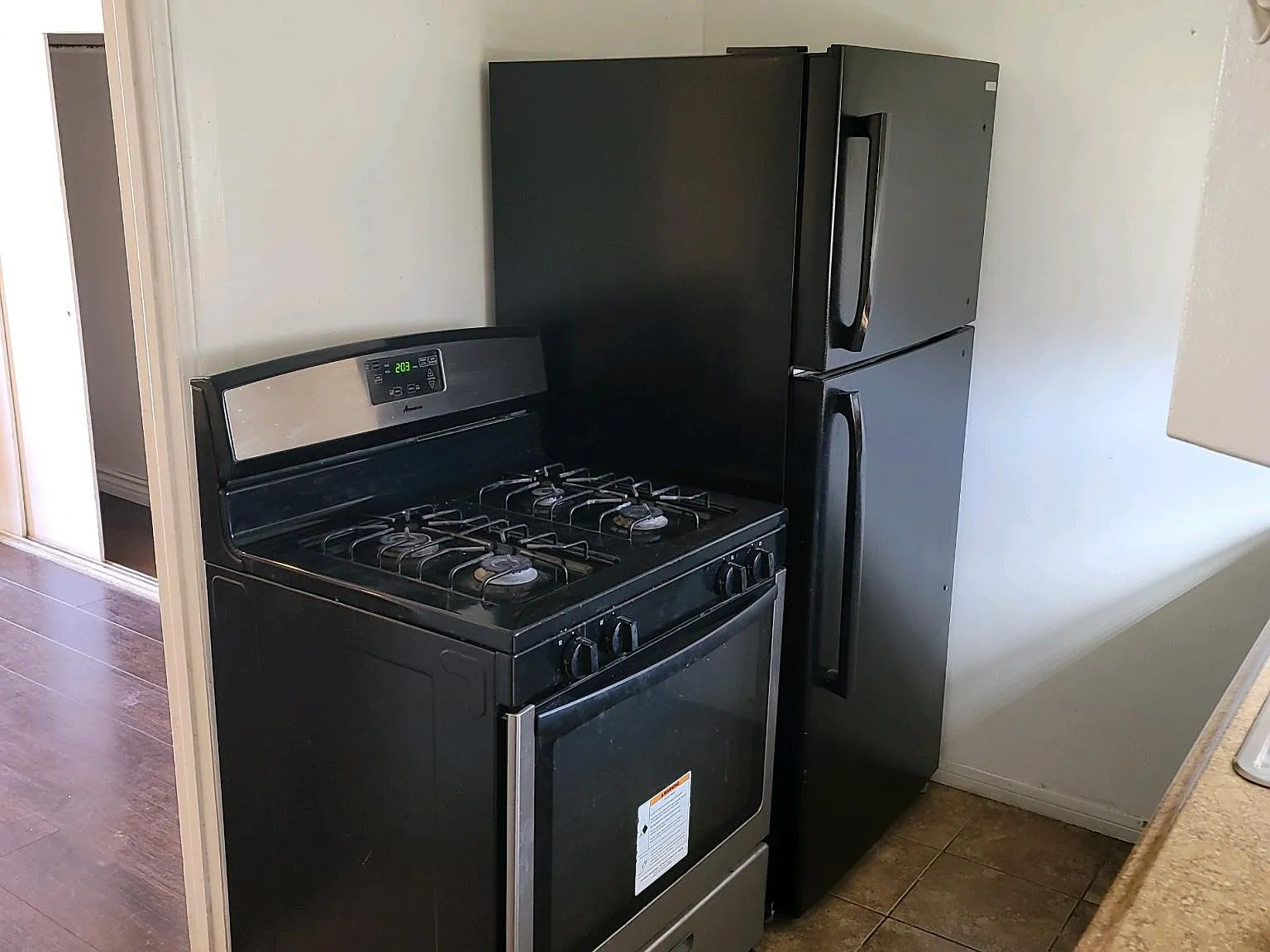 1 bed, 500 sqft, $1,350 — Photo 4