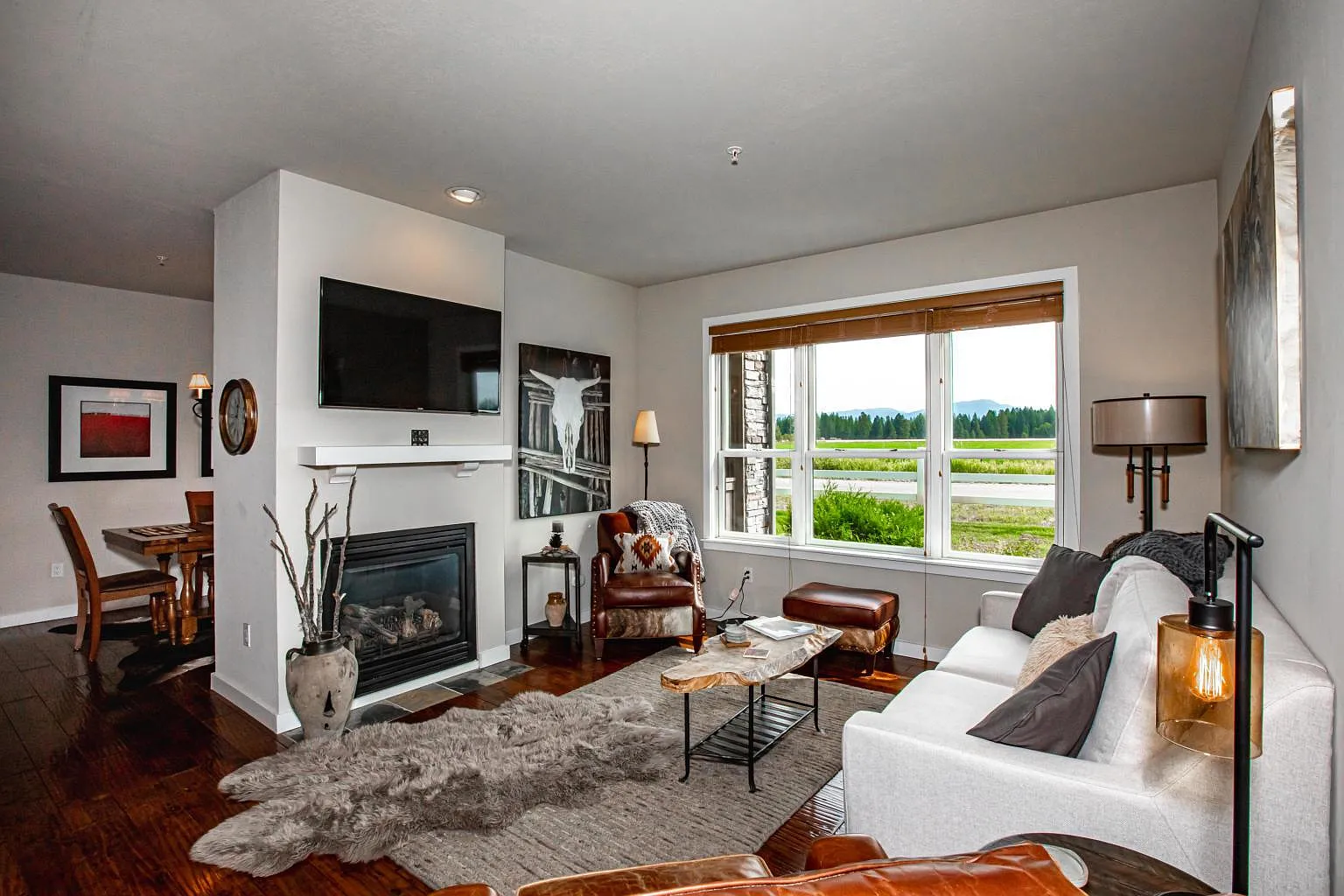 2 bed, 1205 sqft, $2,950 — Photo 3
