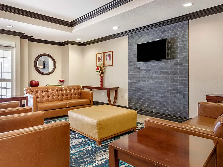 Lobby and Guest Check-in