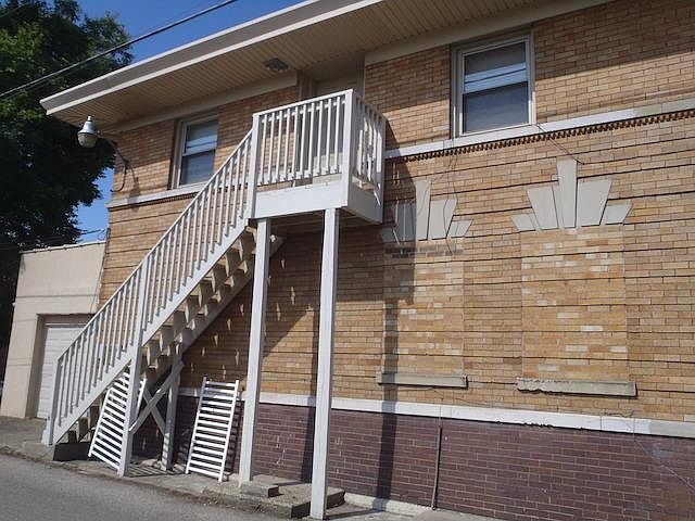 2nd image of 1106 2nd Ave