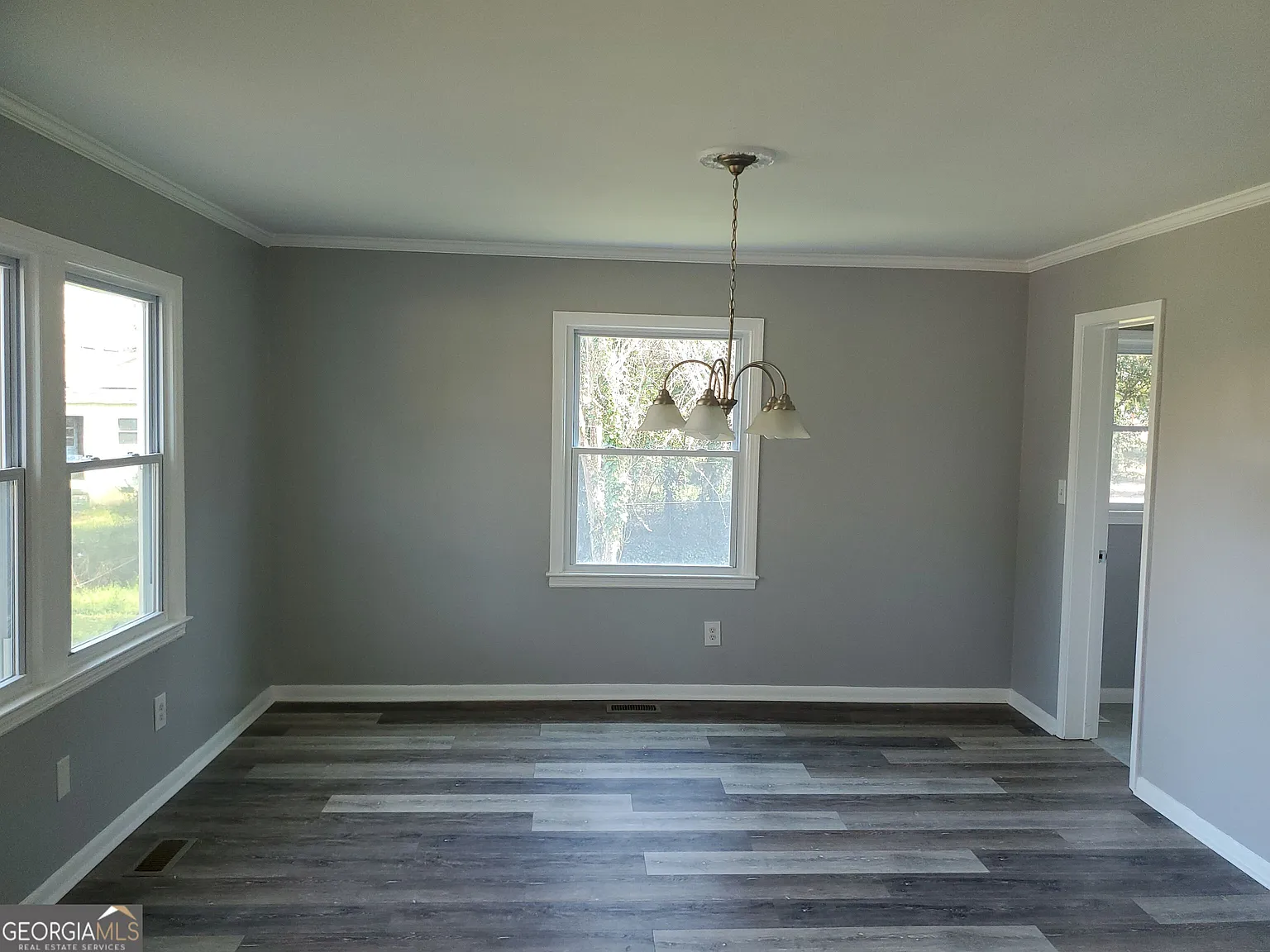 3 bed, 2.0 bath, $1,100 — Photo 3