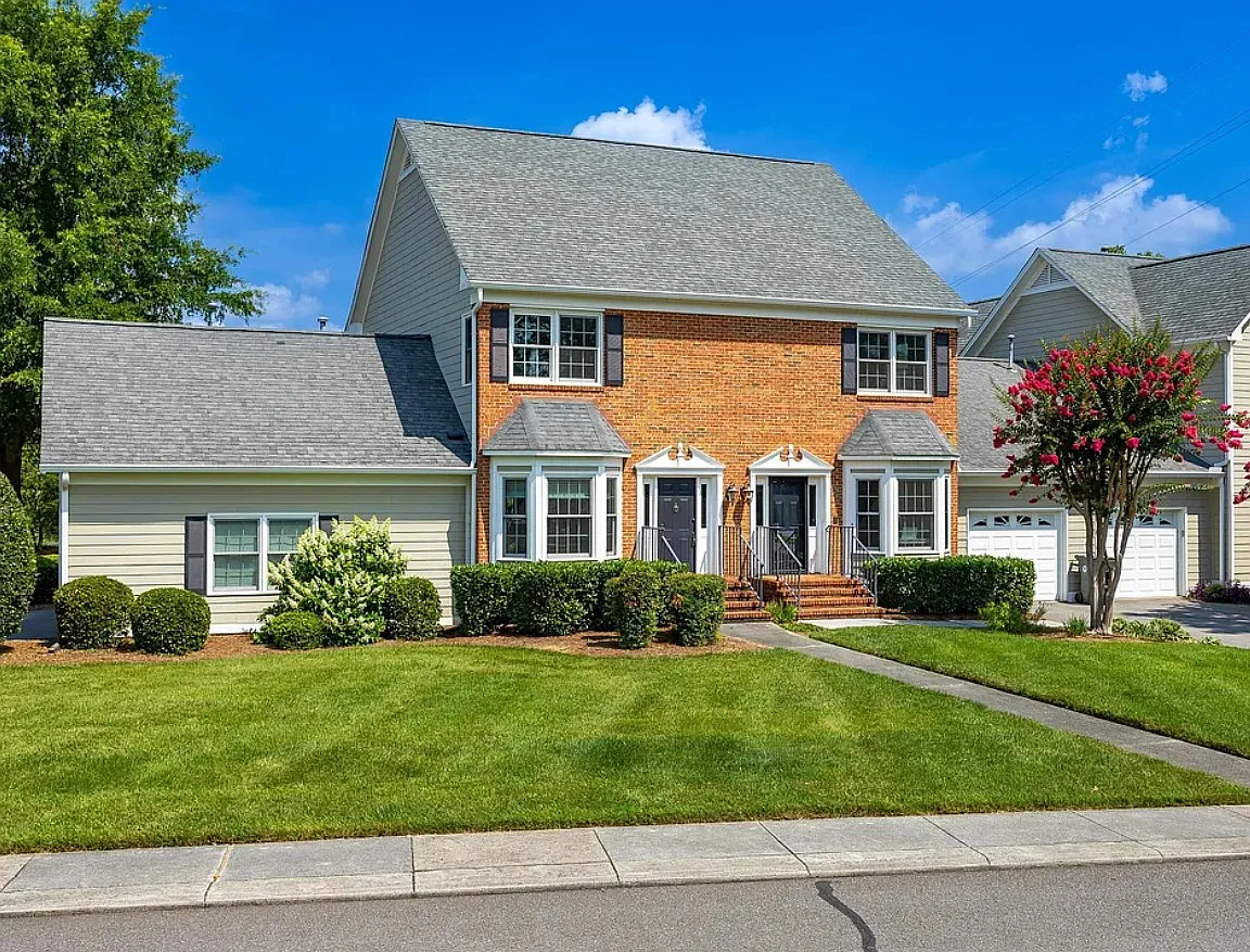 2 bed, 1.5 bath, 1384 sqft, $2,395 — Photo 3