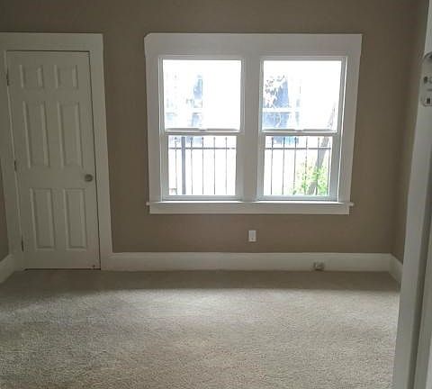 5th image of 955 W 46th St