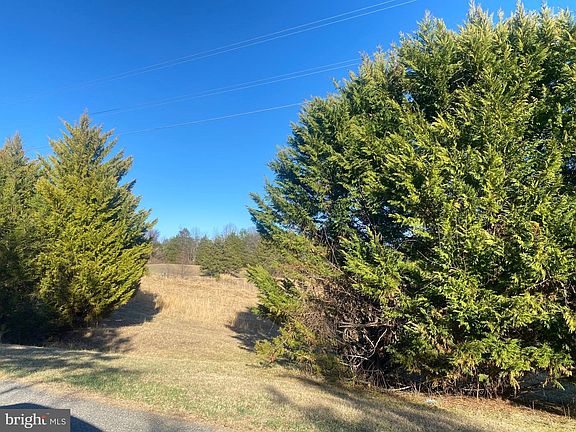 4th image of Woodward Ln