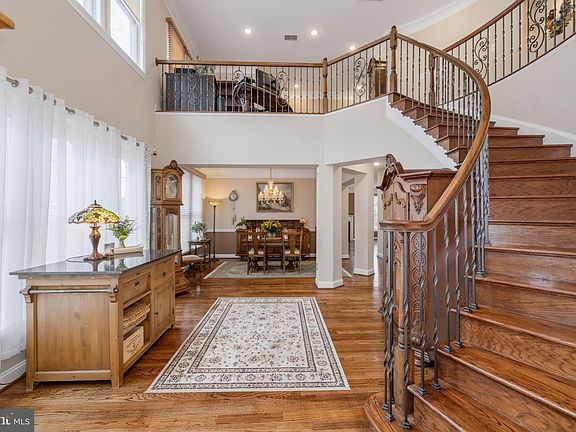 5th image of 5666 Tower Hill Cir