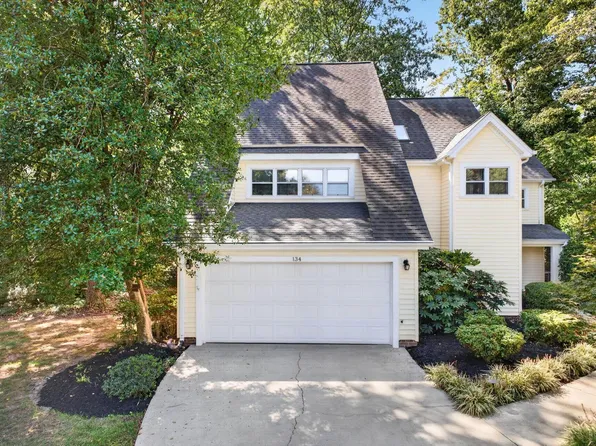 134 Forest Lake Dr, Simpsonville, SC 29681