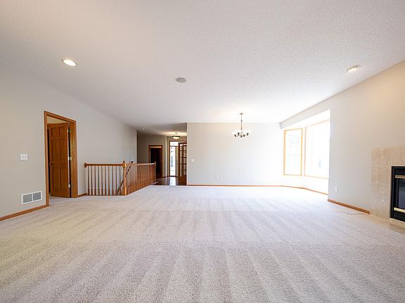 4th image of 17461 Haralson Dr
