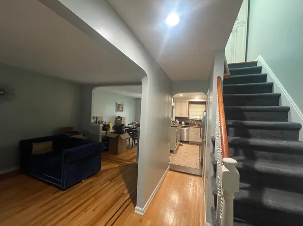 2524 Radcliff Avenue image 4 of 18