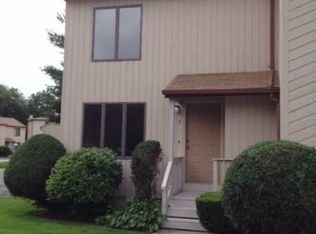 5 Kristee Cir, West Warwick, RI 02893